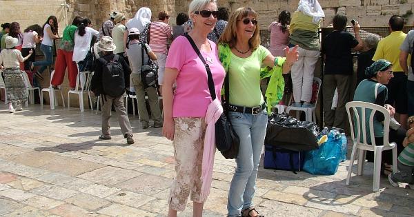 Rosel mit Reiseleiterin Gaby