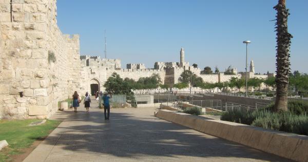 An der Stadtmauer Jerusalems