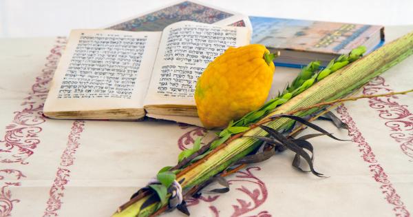 Sukkot-Feststrauß mit Gebetsbuch
