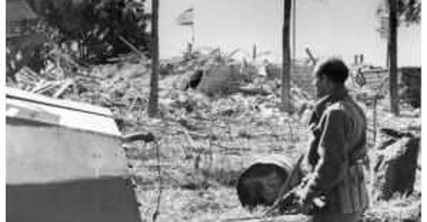 Haganah-Soldat während der Eroberung des Dorfes im Jahr 1948